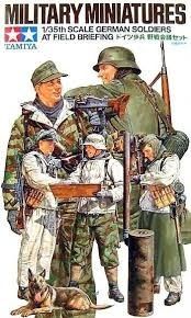 Tamiya German Soldiers field briefing
