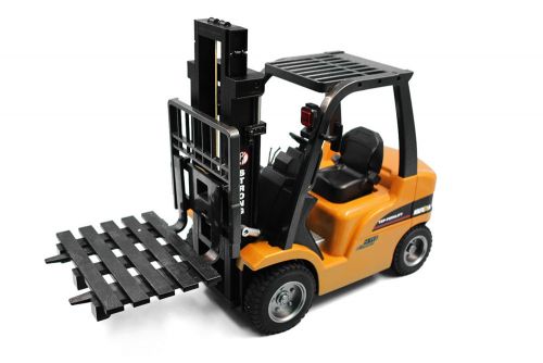 HUINA RC Fork Lift 2.ghz 8CH w/Die Cast Parts